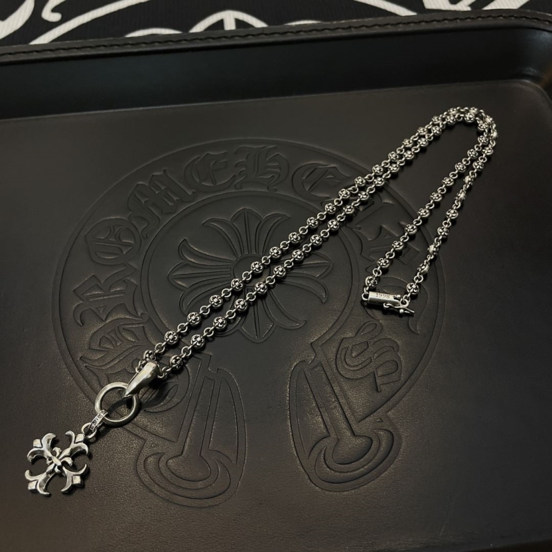 Ch*0me He**ts necklaces